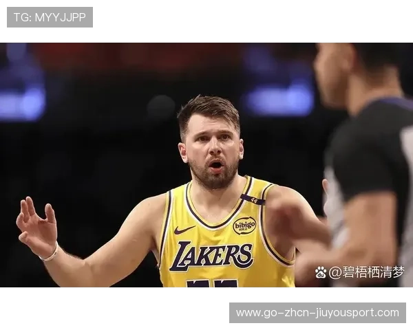 东契奇突破造犯规，湖人末节掌控比赛节奏